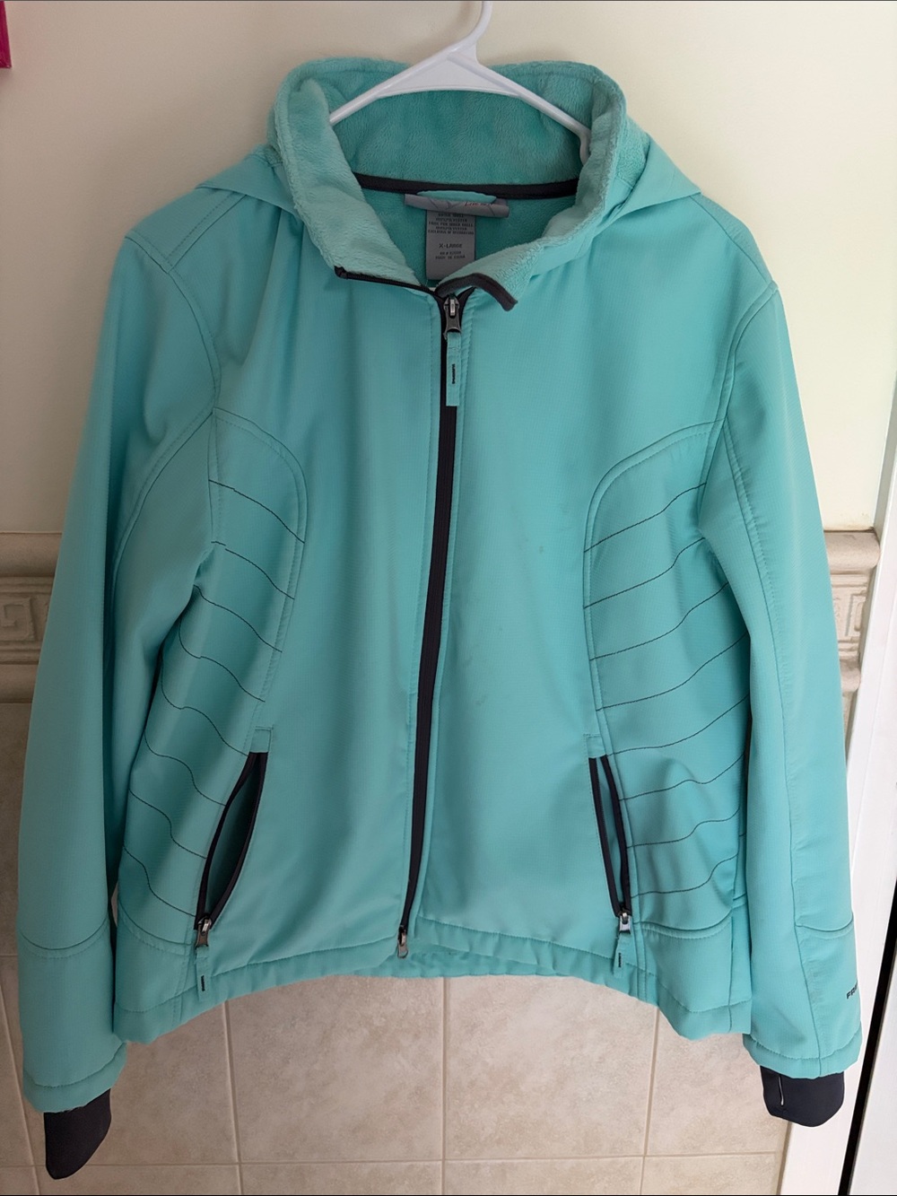 Women’s Aqua Hooded Softshell Jacket - Lightweight Water-Resistant